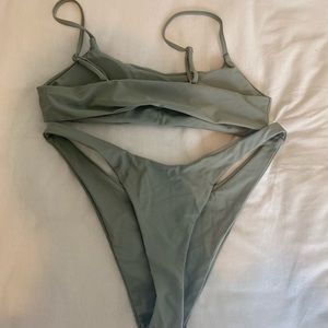 Medium cheeky bikini